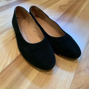 Black flats